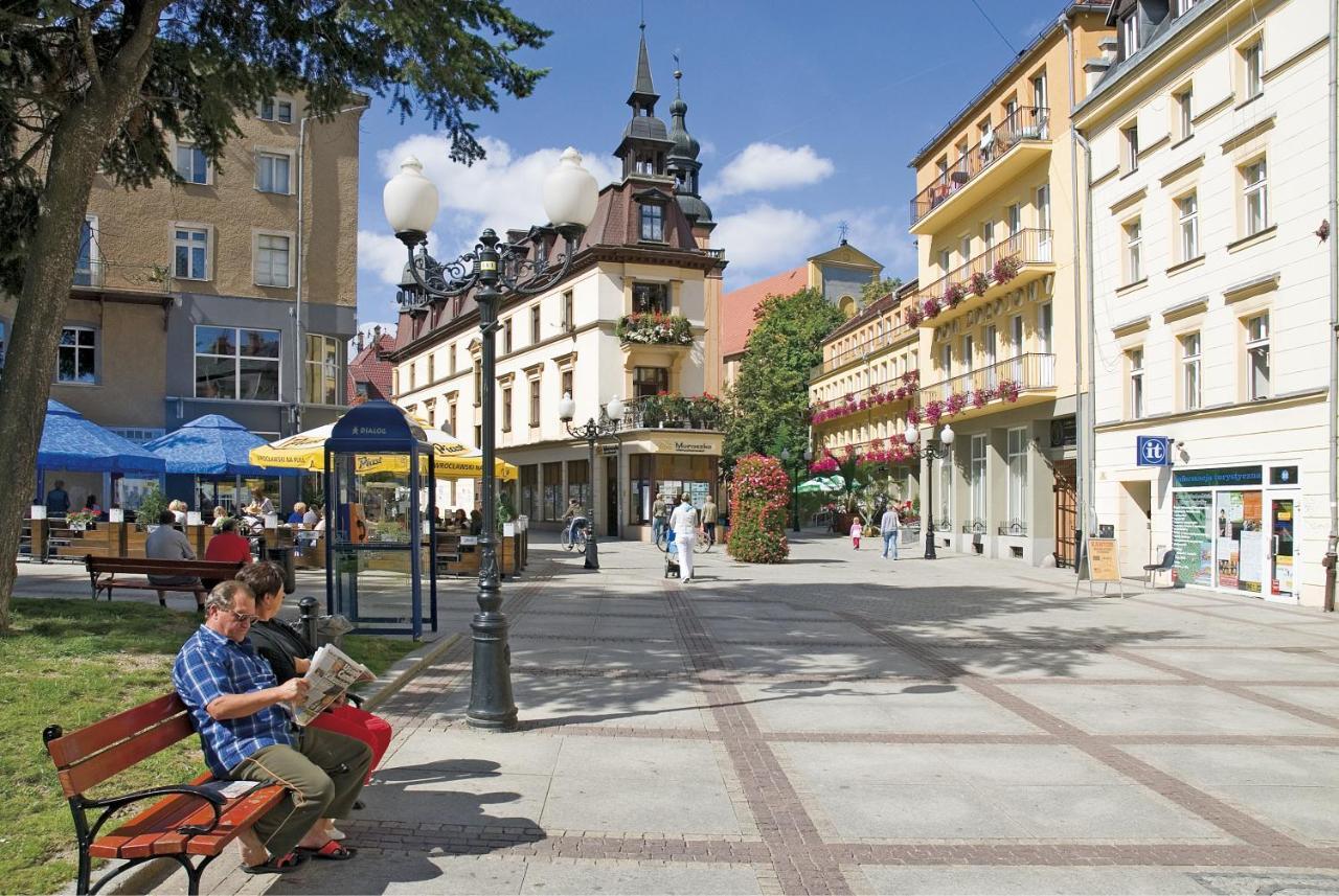 Dom Zdrojowy Aparthotel Jelenia Góra Екстериор снимка