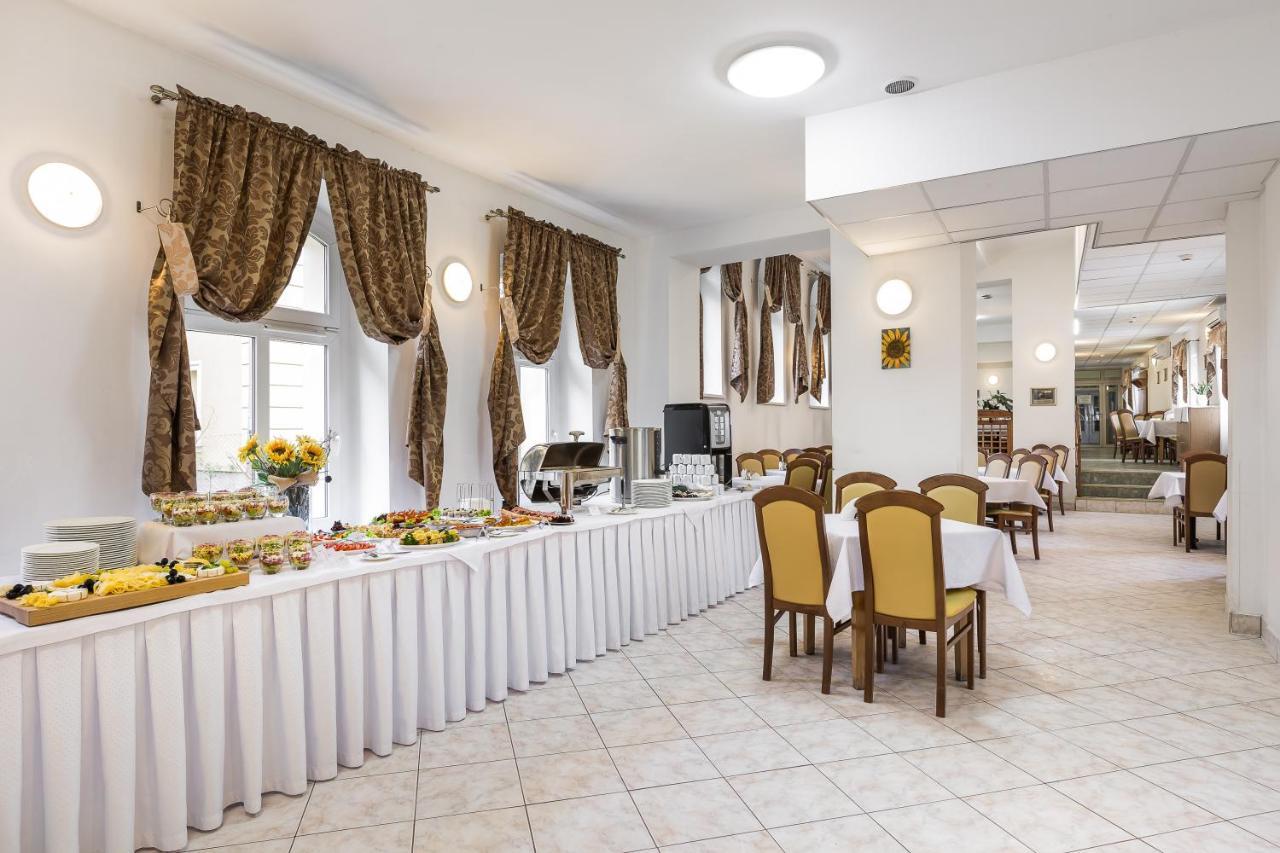 Dom Zdrojowy Aparthotel Jelenia Góra Екстериор снимка