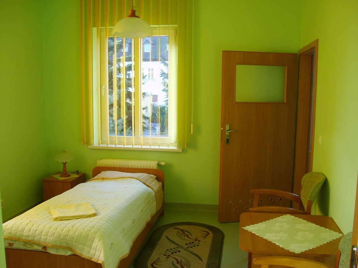 Dom Zdrojowy Aparthotel Jelenia Góra Екстериор снимка